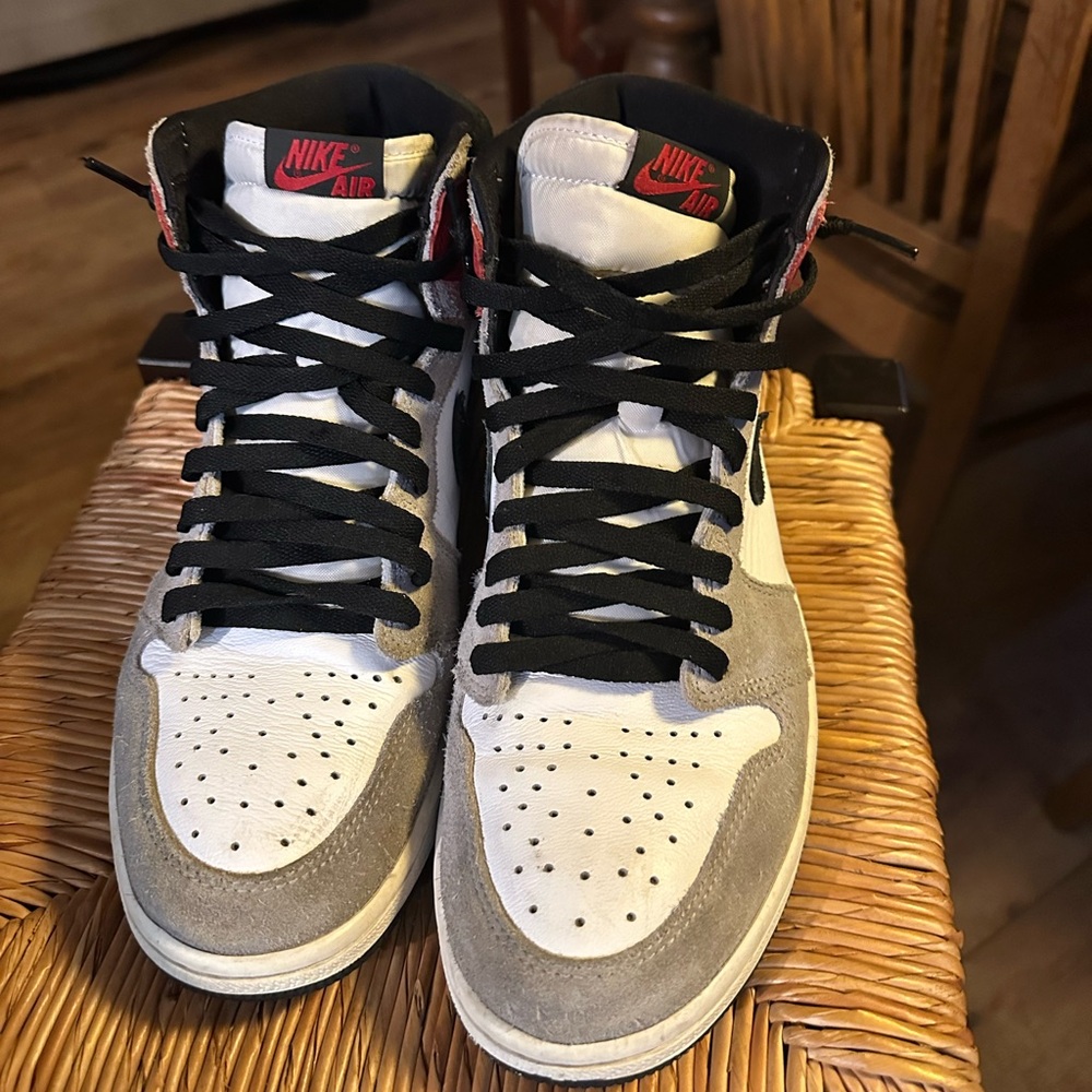 Air Jordan 1 highs smoked grey size 11